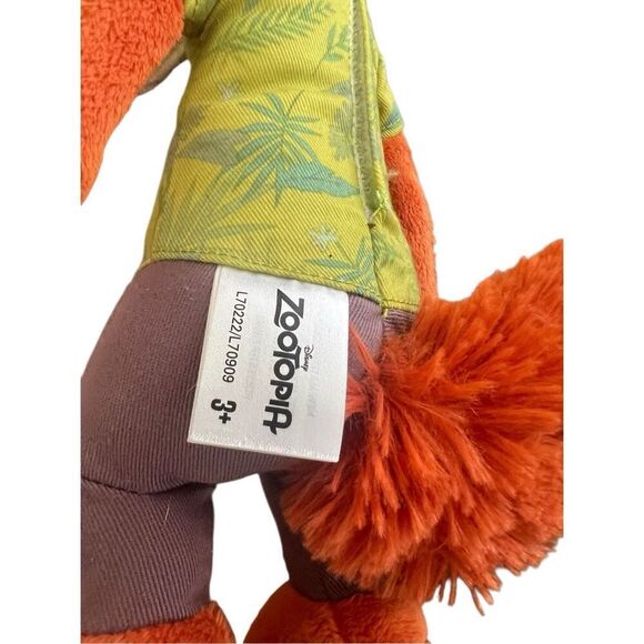 Disney plush toy of Nick Wilde from Disney's Zootopia - Picture 5 of 5